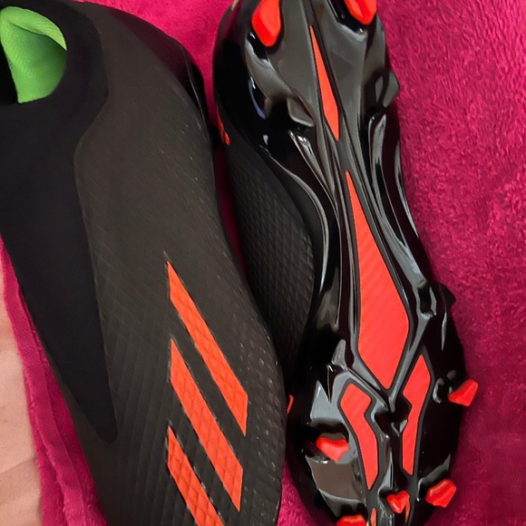 Brand new cleats - Picture 3 of 4